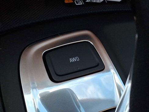 Used 2020 Chevrolet Equinox Premier image 22