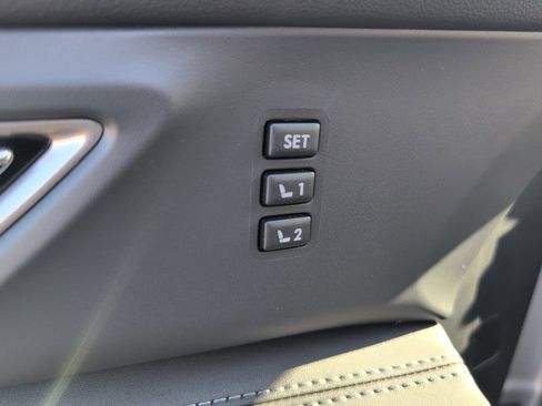 Used 2025 Subaru Ascent Limited image 22