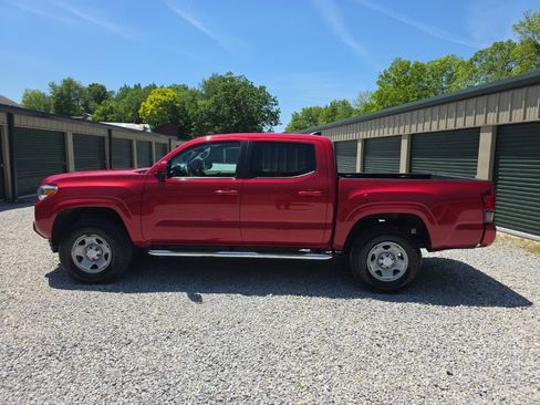 Certified 2019 Toyota Tacoma SR w/ SR Convenience Package AWD/4WD image 2