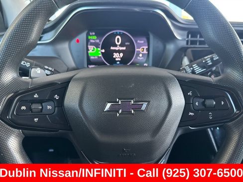 Used 2023 Chevrolet Bolt EUV LT FWD image 34