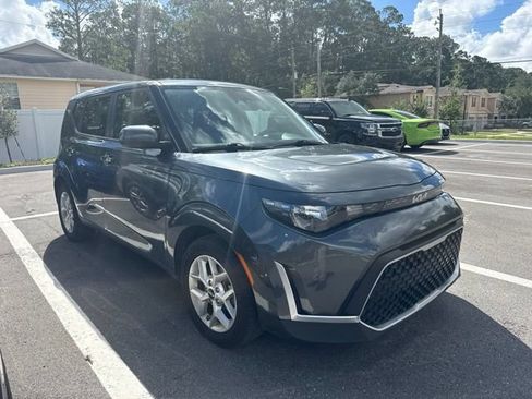 Used 2024 Kia Soul LX w/ Option Group 015 FWD image 1