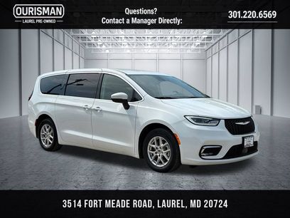 Used 2023 Chrysler Pacifica Touring-L