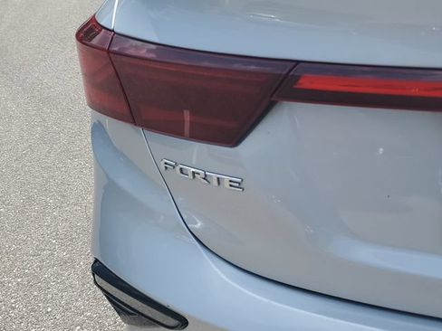 Used 2021 Kia Forte LXS FWD image 7