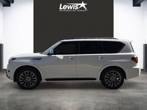 Used 2023 Nissan Armada Platinum w/ Captain's Chairs Package AWD/4WD image 2