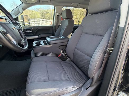 Used 2019 Chevrolet Silverado 2500 LT w/ Midnight Edition image 16