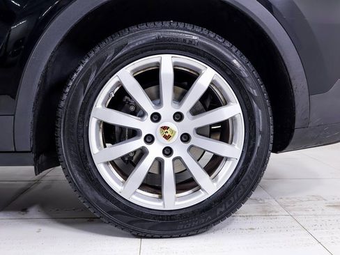 Used 2023 Porsche Cayenne image 25