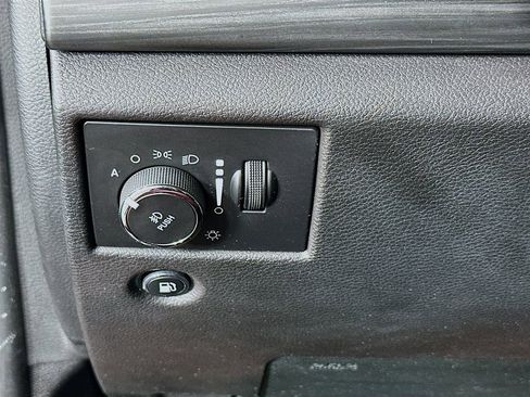 Used 2019 Jeep Grand Cherokee Laredo image 10