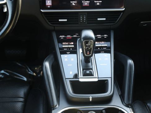 Used 2019 Porsche Cayenne AWD/4WD image 22