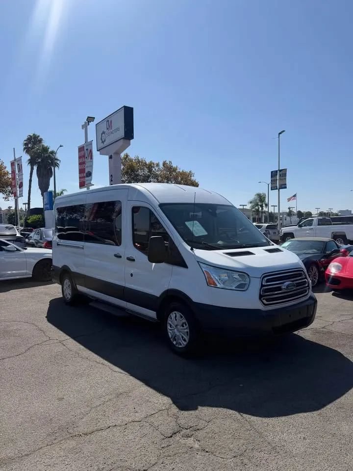 Used 2018 Ford Transit 350 XLT RWD image 3