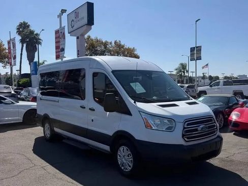 Used 2018 Ford Transit 350 XLT RWD image 3