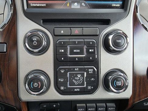 Used 2016 Ford F350 Lariat image 14