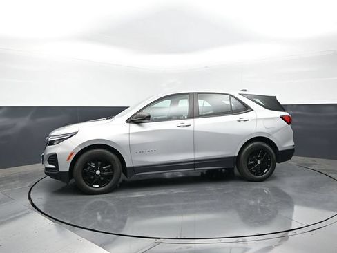 Used 2022 Chevrolet Equinox LS w/ LPO, Floor Liner Package FWD image 3