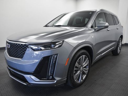 Certified 2025 Cadillac XT6 Premium Luxury image 3