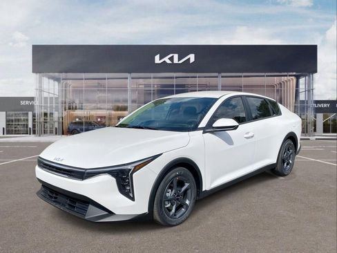 New 2026 Kia K4 LXS image 4