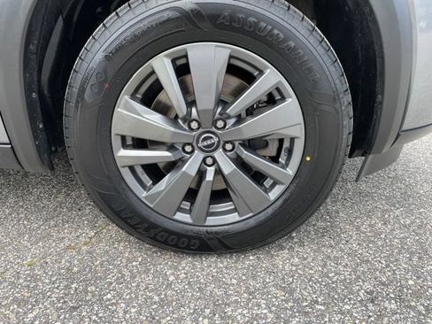 Used 2023 Nissan Pathfinder SV AWD/4WD image 6