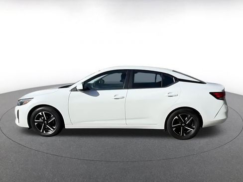 Used 2025 Nissan Sentra SV image 9