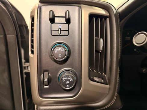 Used 2018 GMC Sierra 1500 Denali w/ Denali Ultimate Package image 16