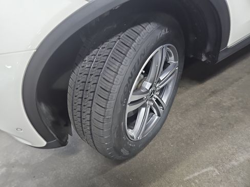 Used 2021 Mercedes-Benz GLC 300 image 31