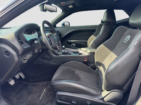 Used 2017 Dodge Challenger R/T Scat Pack RWD image 9