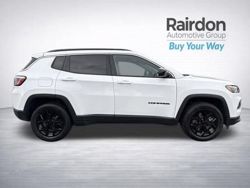 Used 2024 Jeep Compass Latitude AWD/4WD image 8