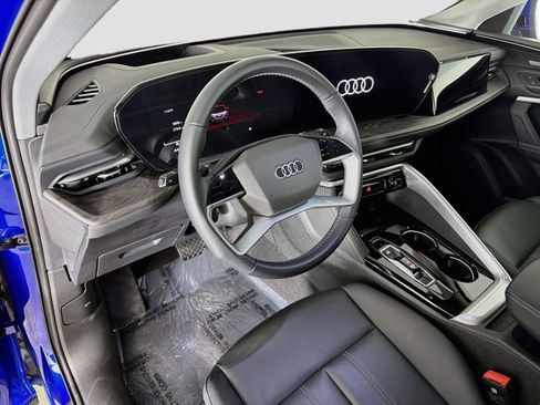 Certified 2025 Audi Q5 Premium Plus w/ Premium Plus AWD/4WD image 9