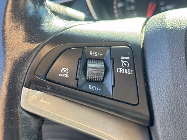 Used 2020 Chevrolet Trax LT w/ LT Convenience Package FWD image 31