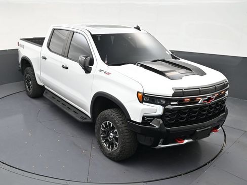 Used 2024 Chevrolet Silverado 1500 ZR2 w/ Technology Package AWD/4WD image 18