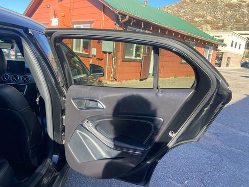 Used 2019 Mercedes-Benz GLA 250 4MATIC image 33