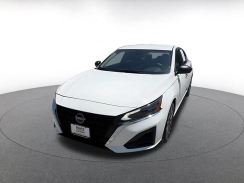 Used 2025 Nissan Altima 2.5 SV FWD image 7