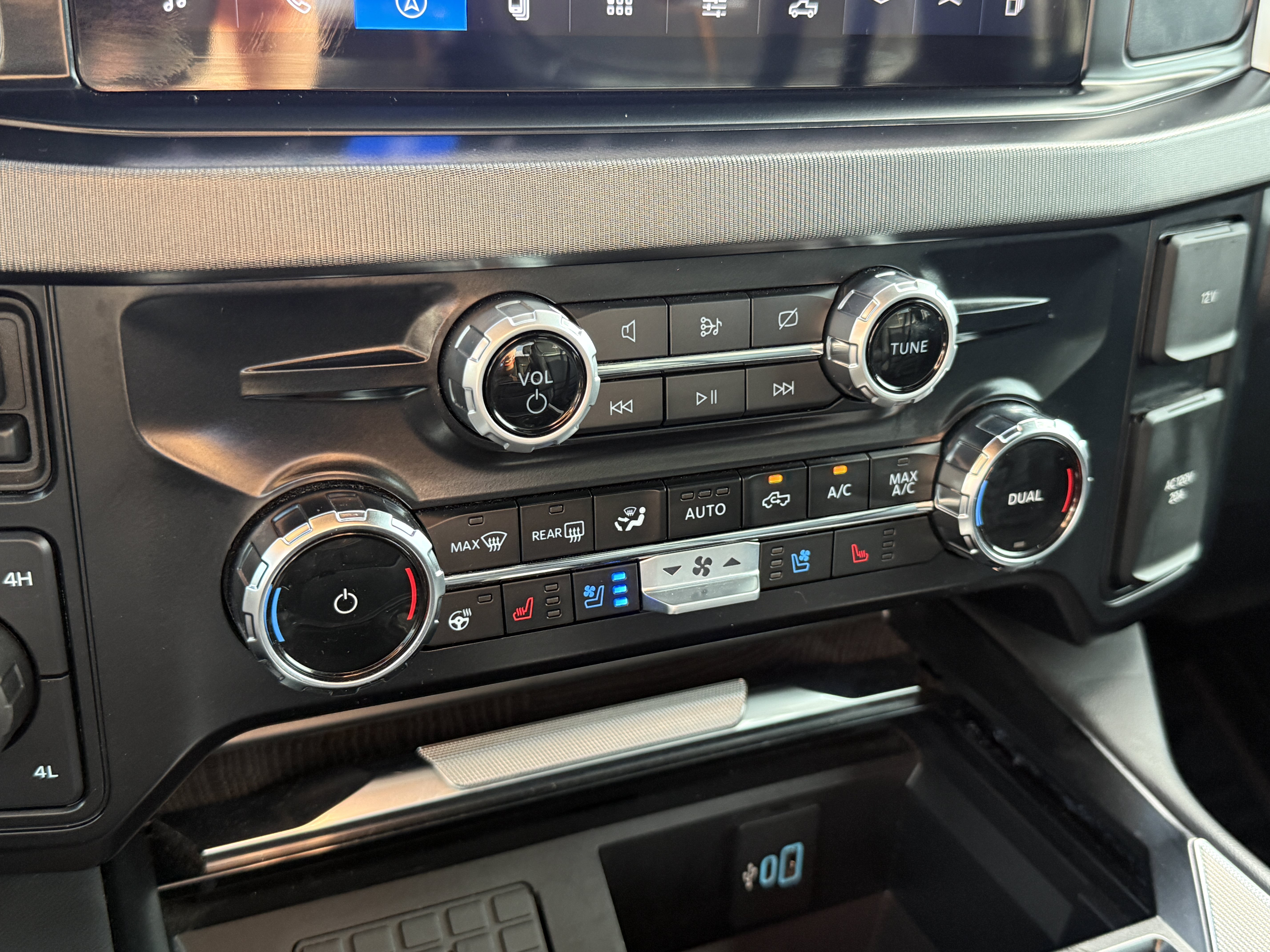 Used 2024 Ford F250 Platinum AWD/4WD image 29