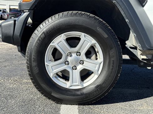 Used 2018 Jeep Wrangler Unlimited Sport S image 9