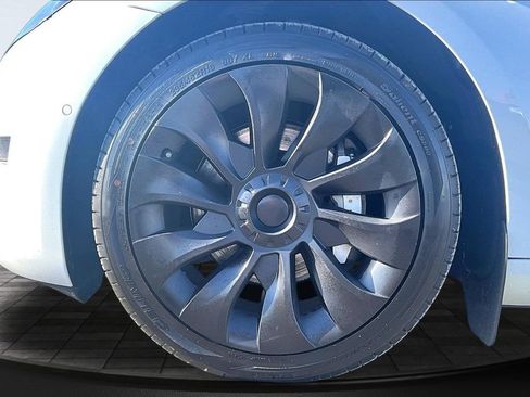 Used 2022 Tesla Model 3 Long Range AWD/4WD image 9