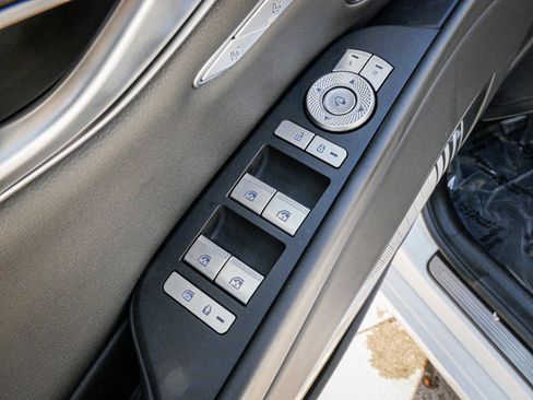 Used 2024 Genesis G80 image 15