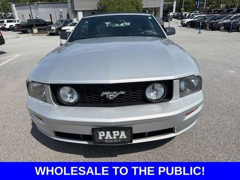 Used 2005 Ford Mustang GT Premium RWD image 2