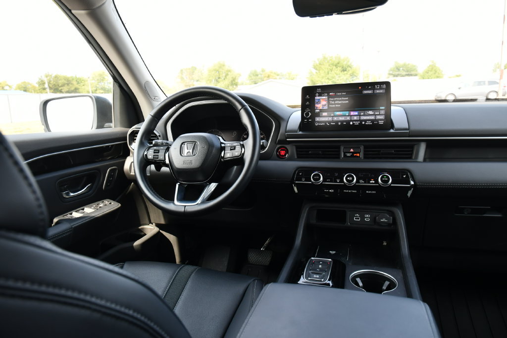 Used 2024 Honda Pilot Touring image 22