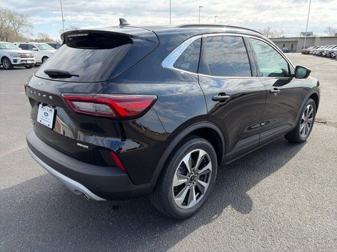 Used 2023 Ford Escape Platinum AWD/4WD image 5