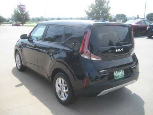 Used 2025 Kia Soul LX w/ LX Technology Package FWD image 5
