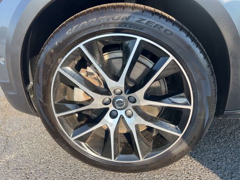 Used 2019 Volvo V90 T6 Cross Country w/ Advanced Package AWD/4WD image 10