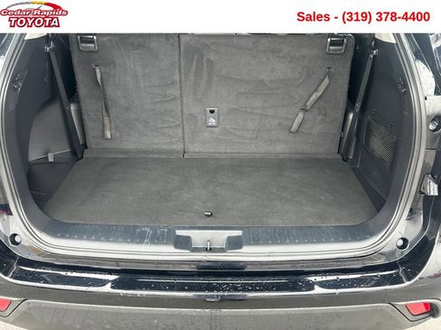 Certified 2023 Toyota Highlander XLE image 20