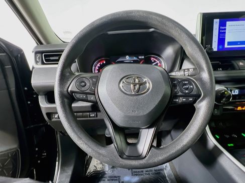 Used 2025 Toyota RAV4 XLE w/ Convenience Package FWD image 18