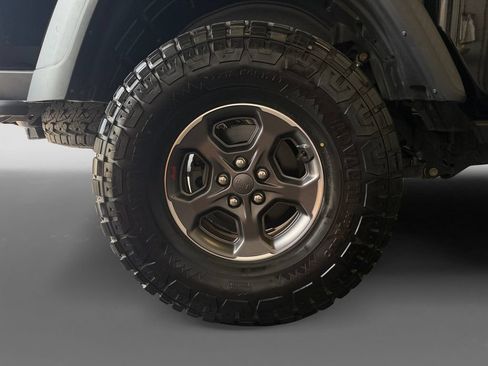 Used 2020 Jeep Gladiator Rubicon w/ Trailer Tow Package AWD/4WD image 10