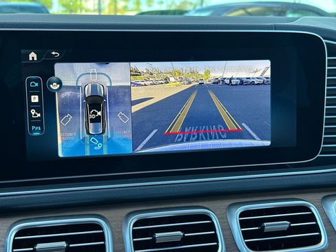 New 2026 Mercedes-Benz GLS 580 4MATIC image 23
