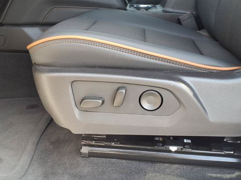 Used 2025 GMC Canyon AT4 AWD/4WD image 23