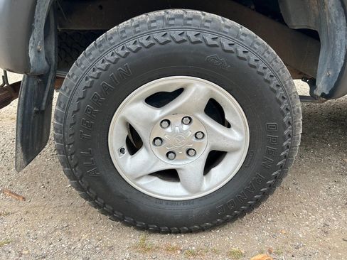 Used 2003 Toyota Tacoma PreRunner image 36