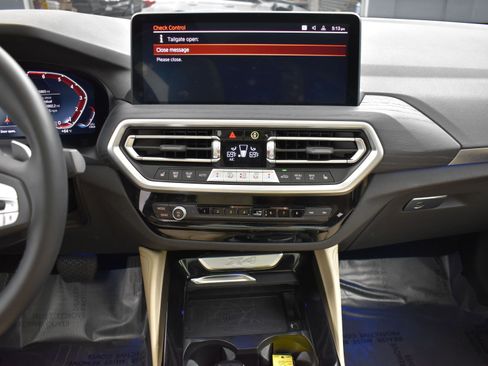 Used 2025 BMW X4 xDrive30i image 17