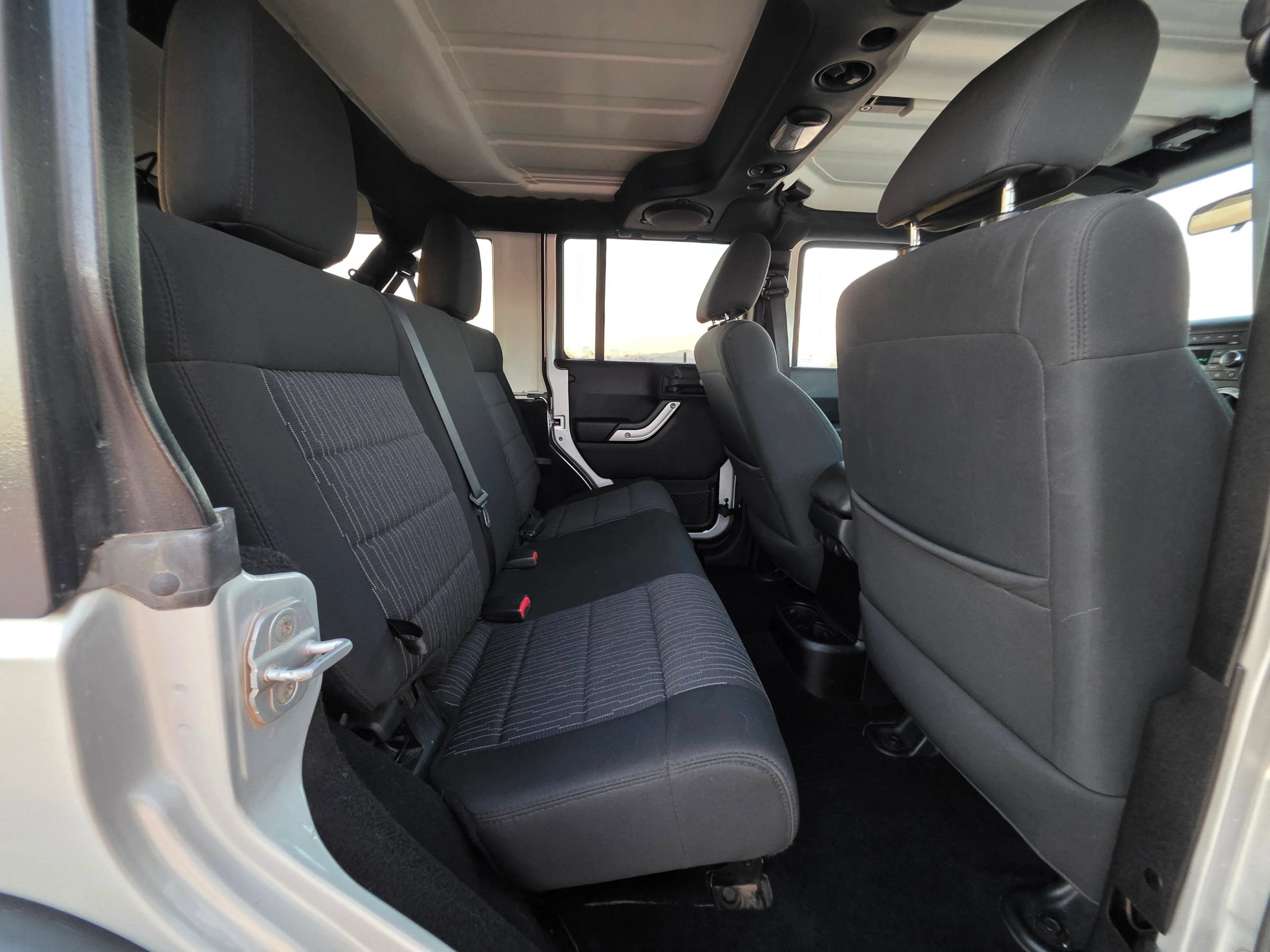 Used 2012 Jeep Wrangler Unlimited Rubicon w/ Dual Top Group AWD/4WD image 13