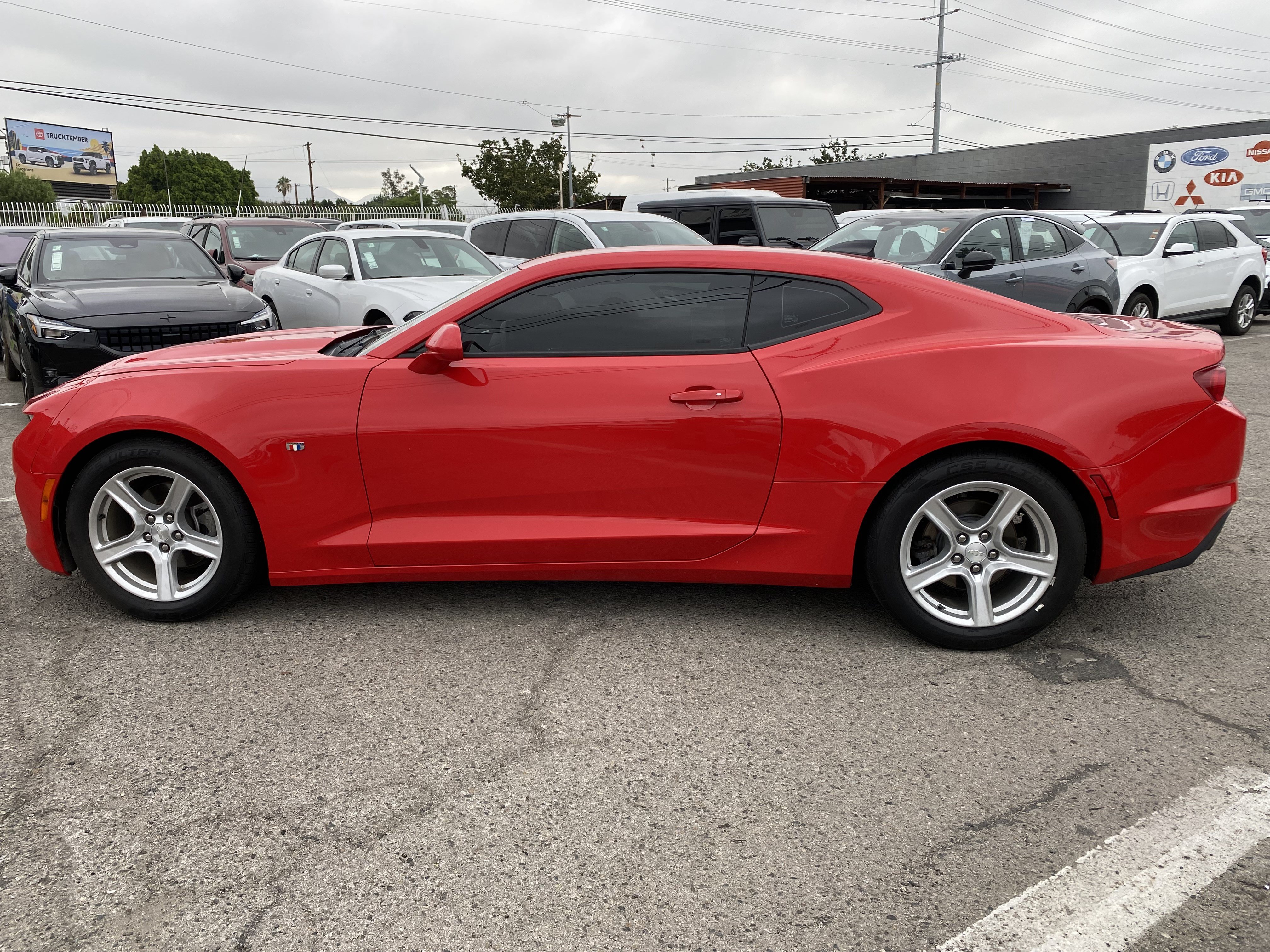 Used 2021 Chevrolet Camaro LT RWD image 7