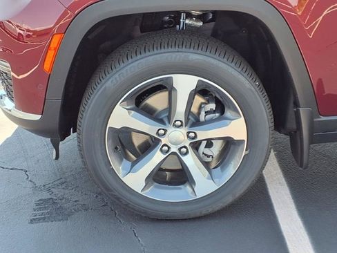 New 2025 Jeep Grand Cherokee L Limited w/ Luxury Tech Group II image 21