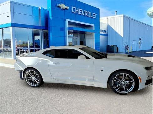 Used 2021 Chevrolet Camaro SS image 2