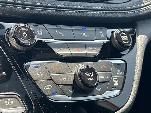 New 2026 Chrysler Pacifica Select w/ S Appearance Package FWD image 24